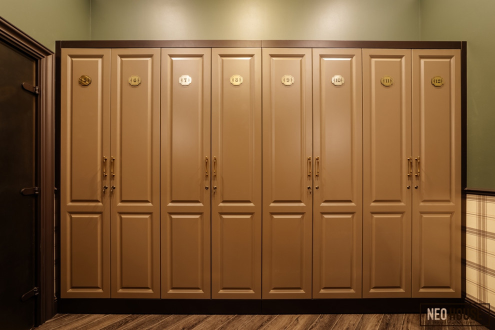 Раздевалка в теннсном клубе