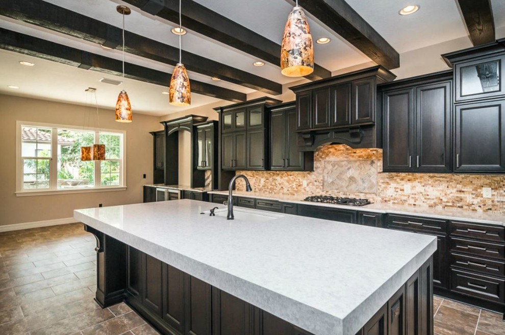 Tuscan kitchen photo in Tampa