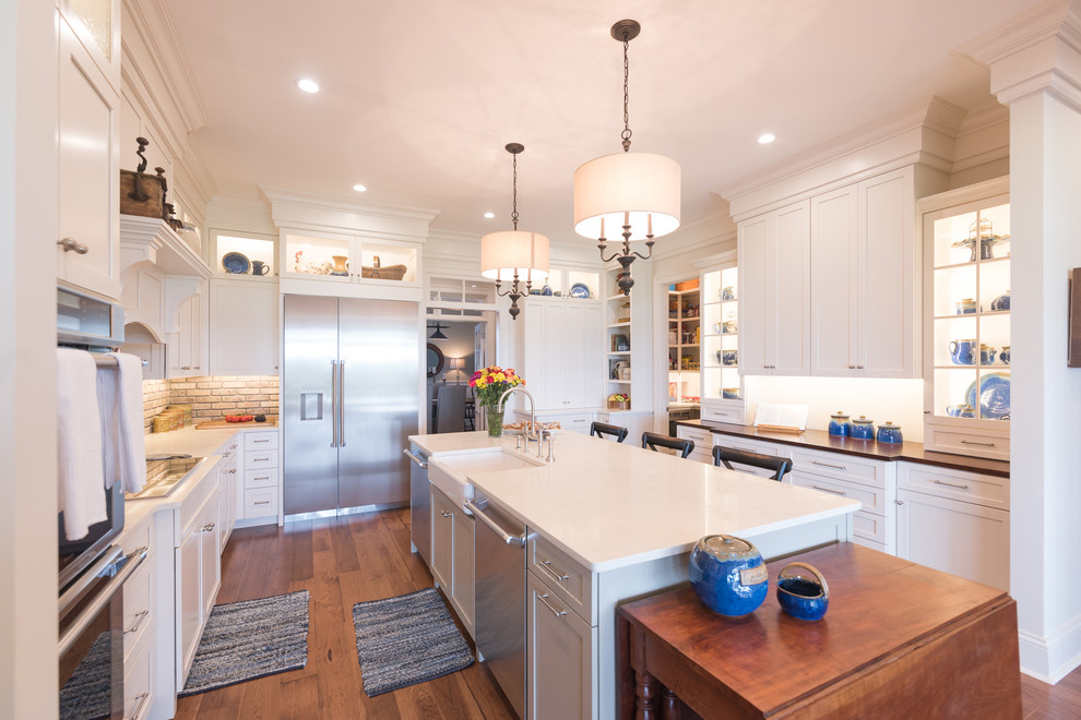 Inspiration for a large transitional kitchen remodel
