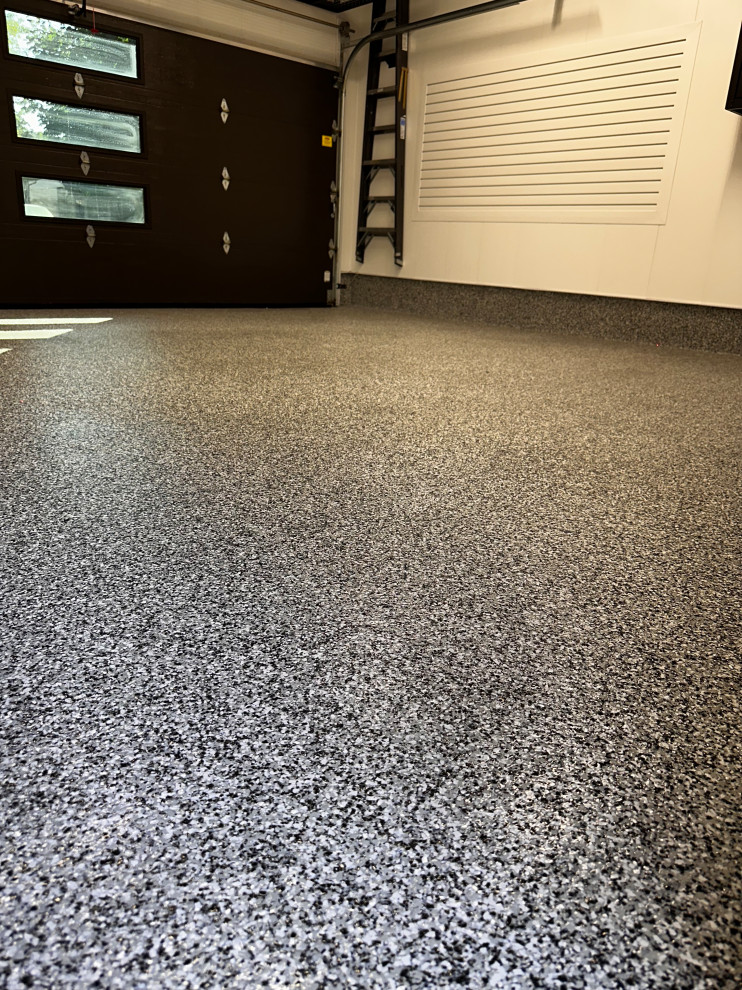 Martinet Ave - Garage Interior - Trusscore & Epoxy