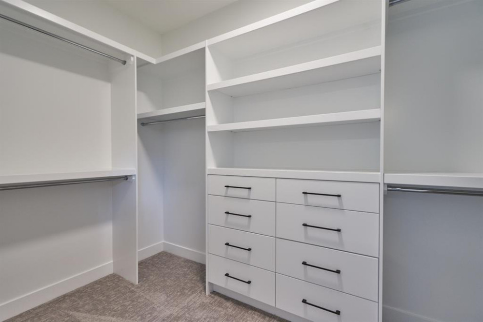 Example of a minimalist home design design in Calgary