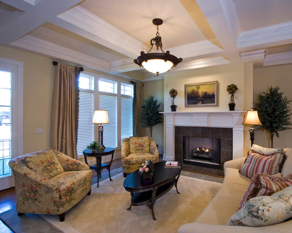 This is an example of a traditional living room in Cincinnati.