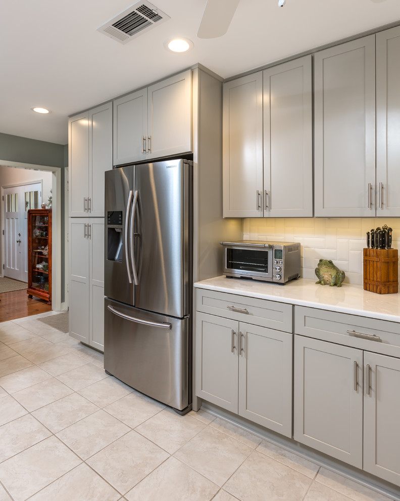 Kitchen - transitional kitchen idea