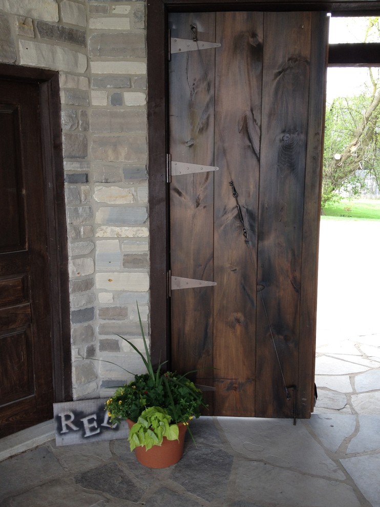 Inspiration for a rustic patio remodel in Toronto
