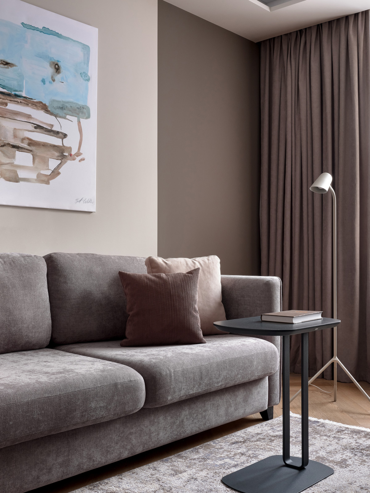 Стильный монохром - трехкомнатная квартира