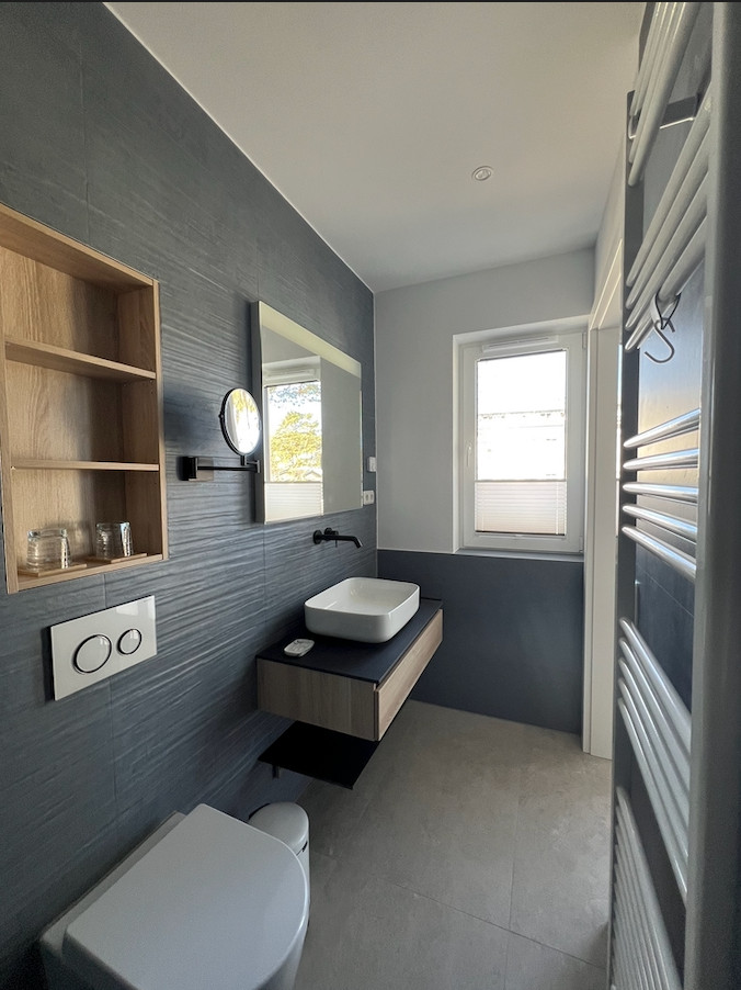 Modernes Badezimmer in Sonstige