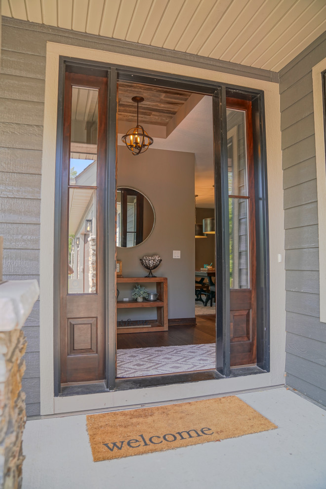 Inspiration for a transitional entryway remodel in Minneapolis