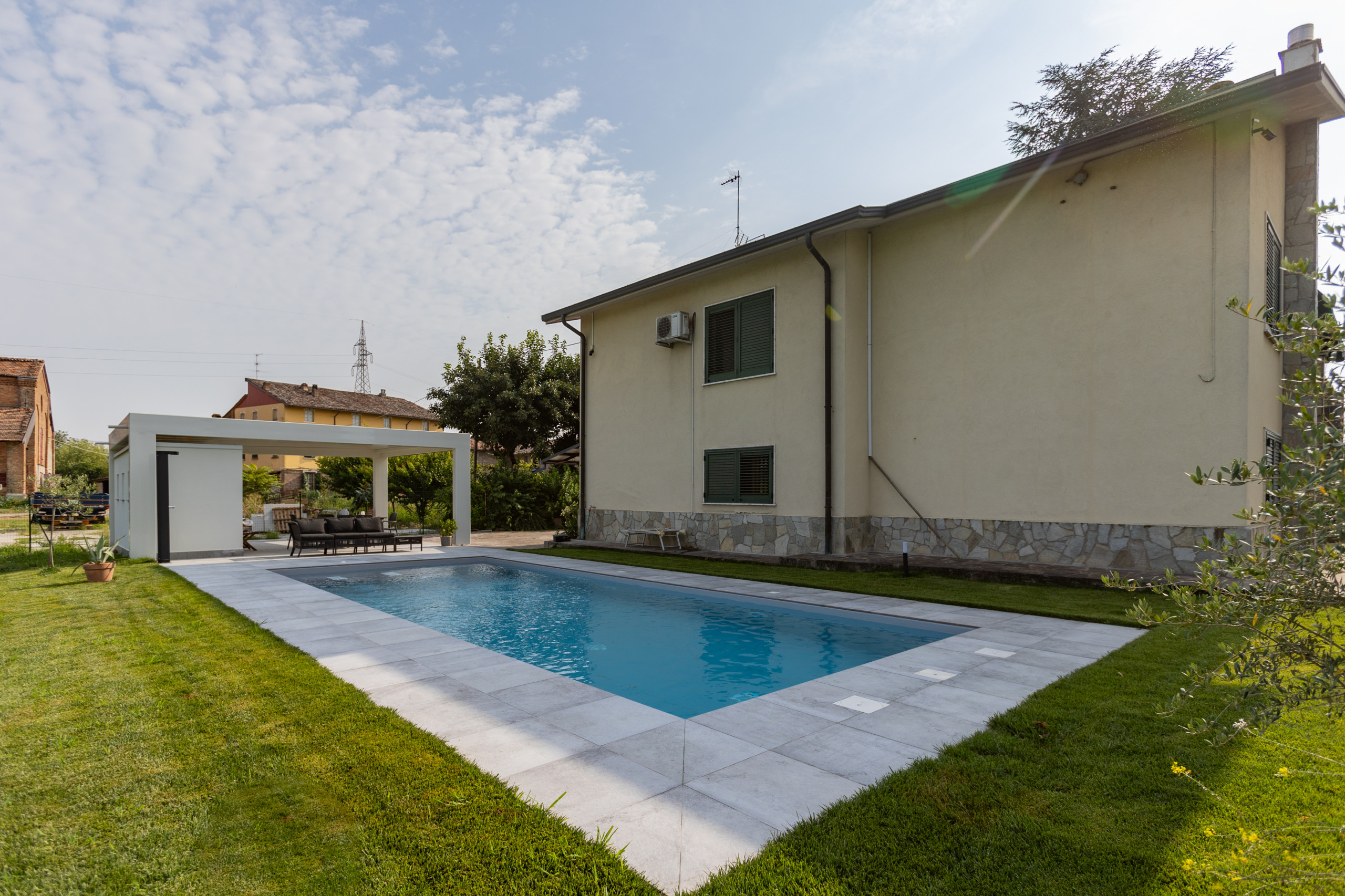 Villa SM | Realizzazione nuova piscina esterna con portico