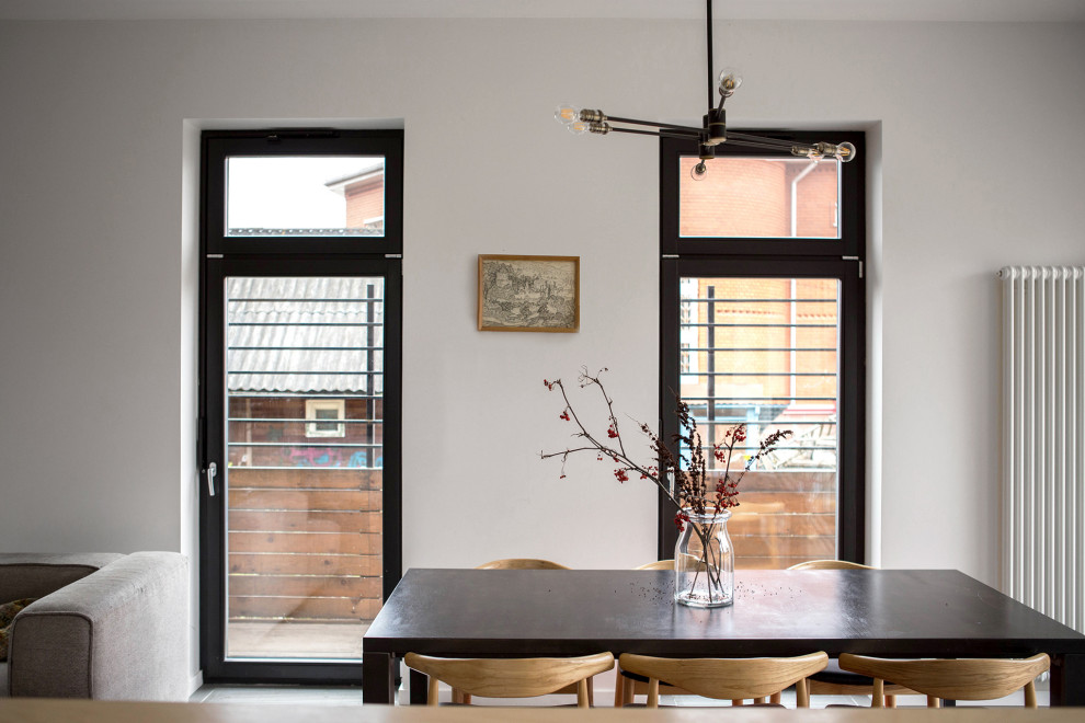 Столовая. Вид в сторону южной границы участка