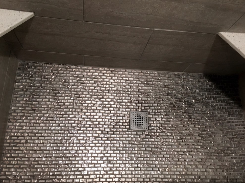 Inspiration for a mid-sized transitional beige tile, brown tile and porcelain tile porcelain tile and beige floor alcove shower remodel in Detroit with a two-piece toilet and beige walls