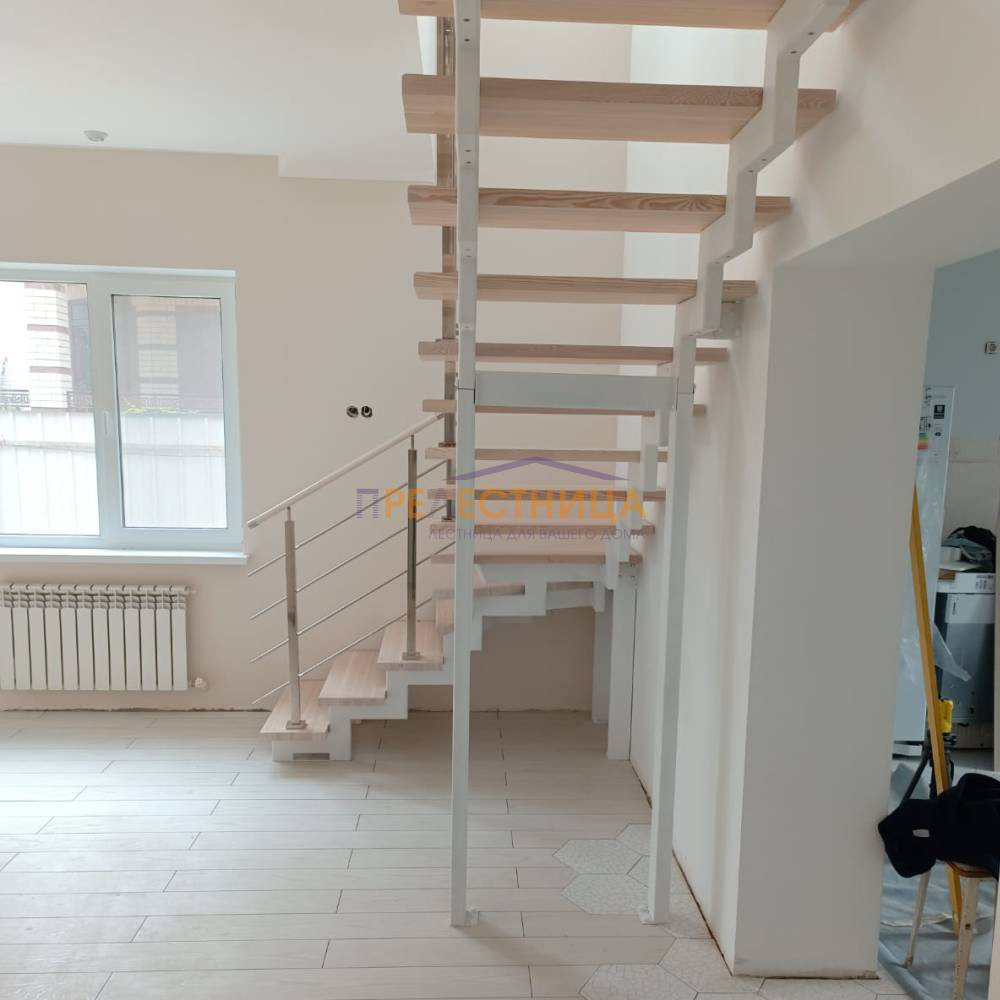 Лестница из металла с деревянными ступенями Тандем 30