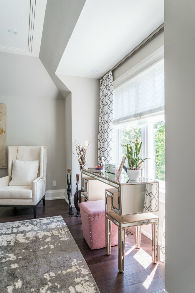 Inspiration for a transitional home design remodel in Toronto