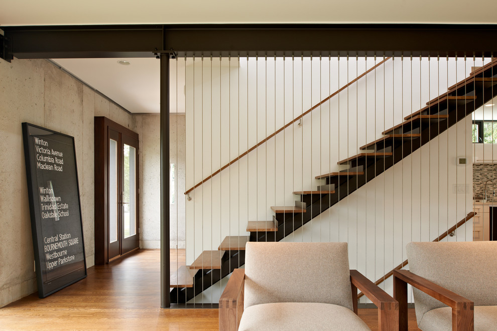 Design ideas for a modern staircase in Minneapolis.