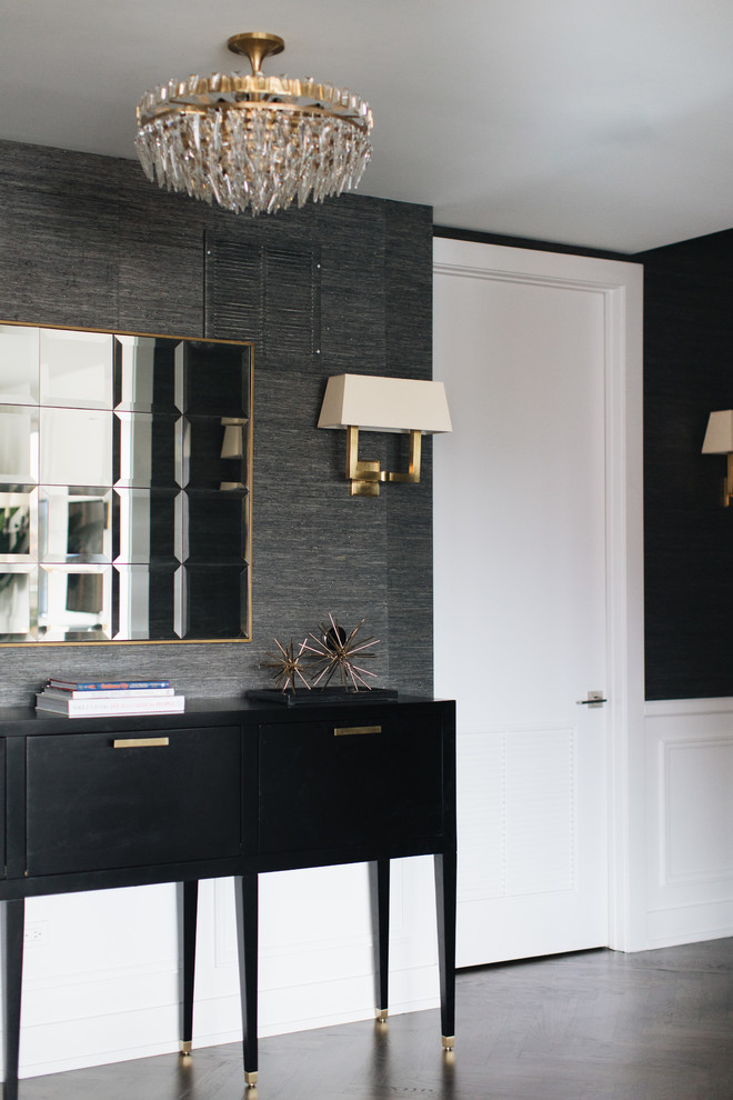 Example of a transitional home design design in Chicago