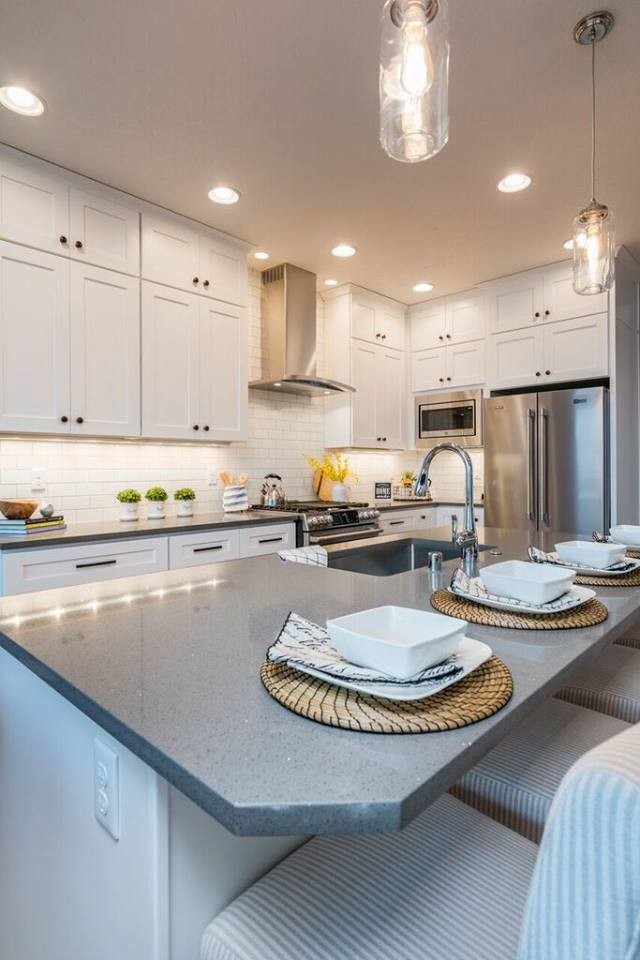 Transitional home design photo in Seattle