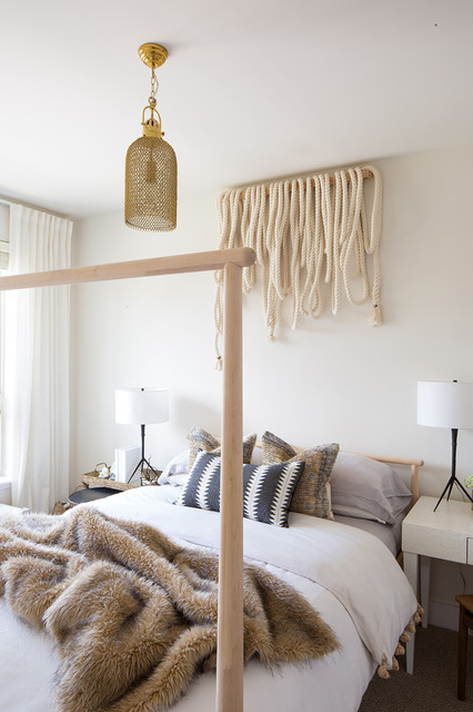 MIdtown Luxury Apartment shabby-chic-style-camera-da-letto