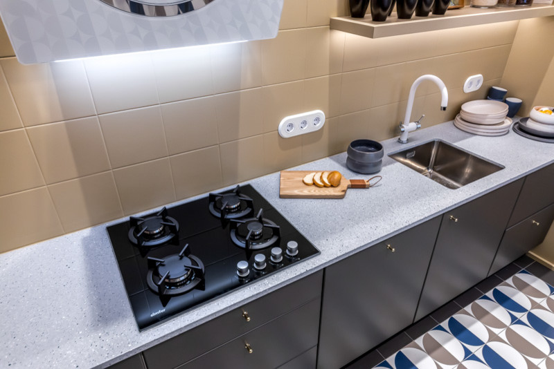 КУХНЯ-ГОСТИНАЯ С МОЗАИКОЙ ДЖО ПОНТИ