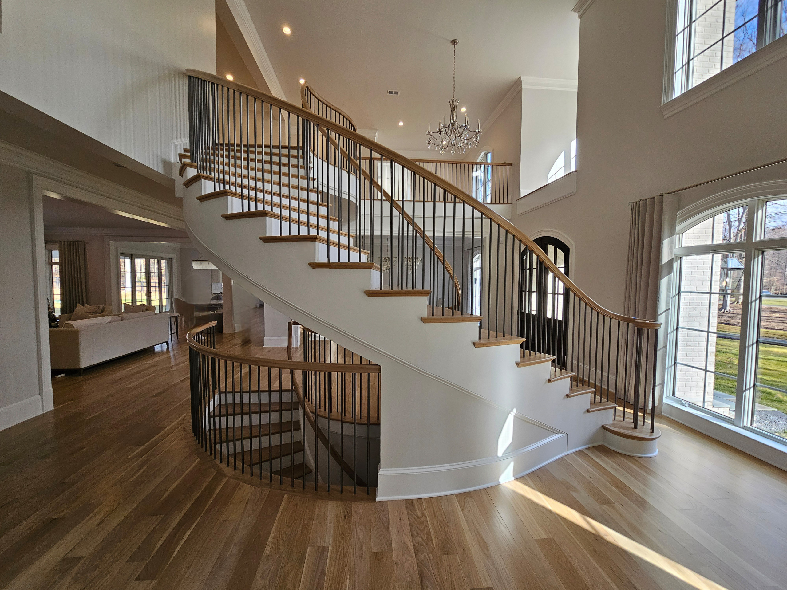 116_Elegant & Eye-catching Curved Staircase, Leesburg VA 20175