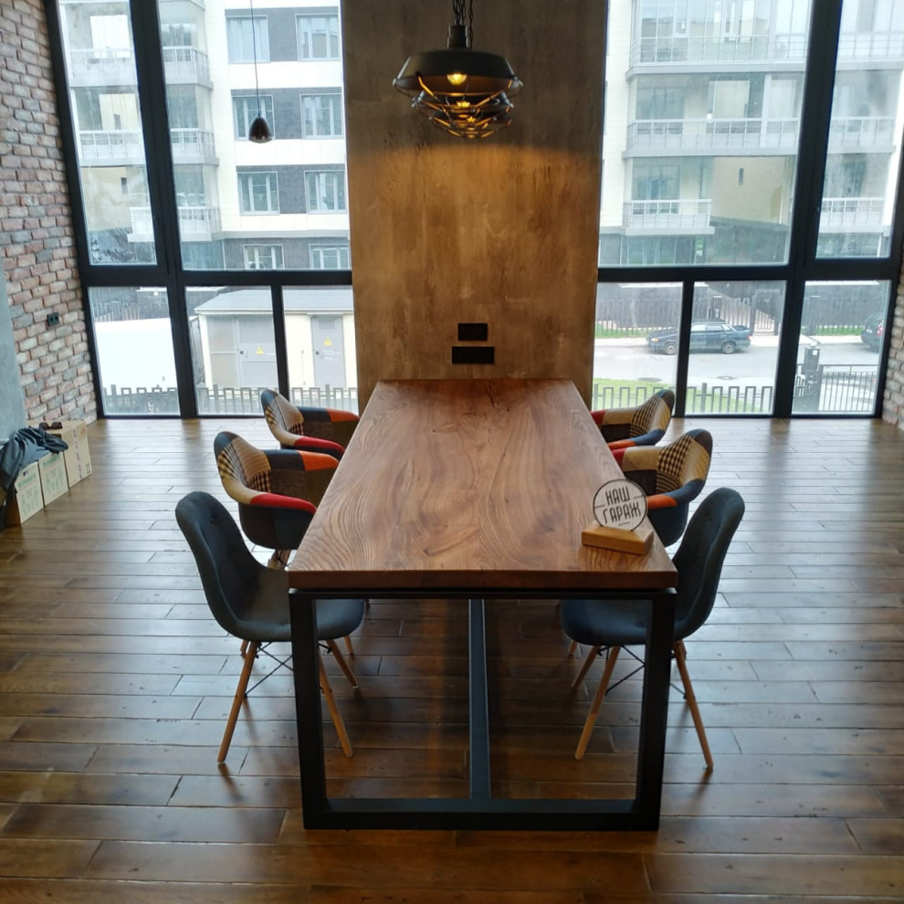 Стол из досок карагача