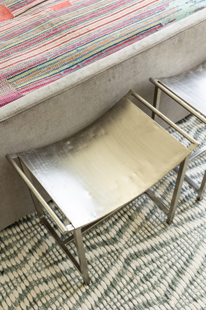 Transitional home design photo in Austin