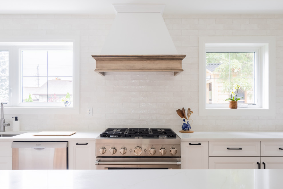 Kitchen - transitional kitchen idea