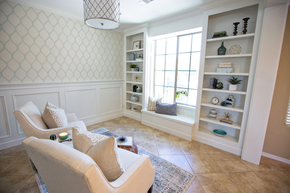 Transitional home design photo in Phoenix