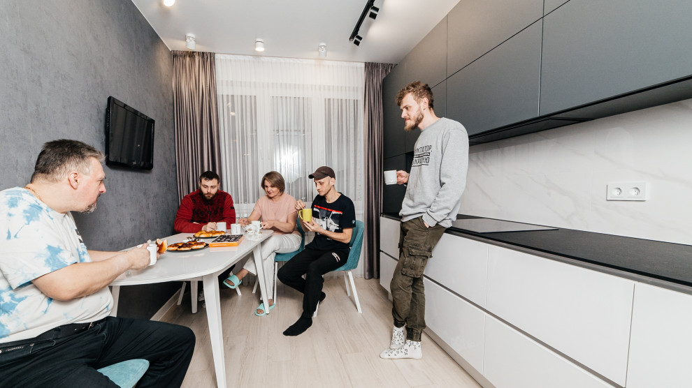 Угловая кухня с фасадами Fenix