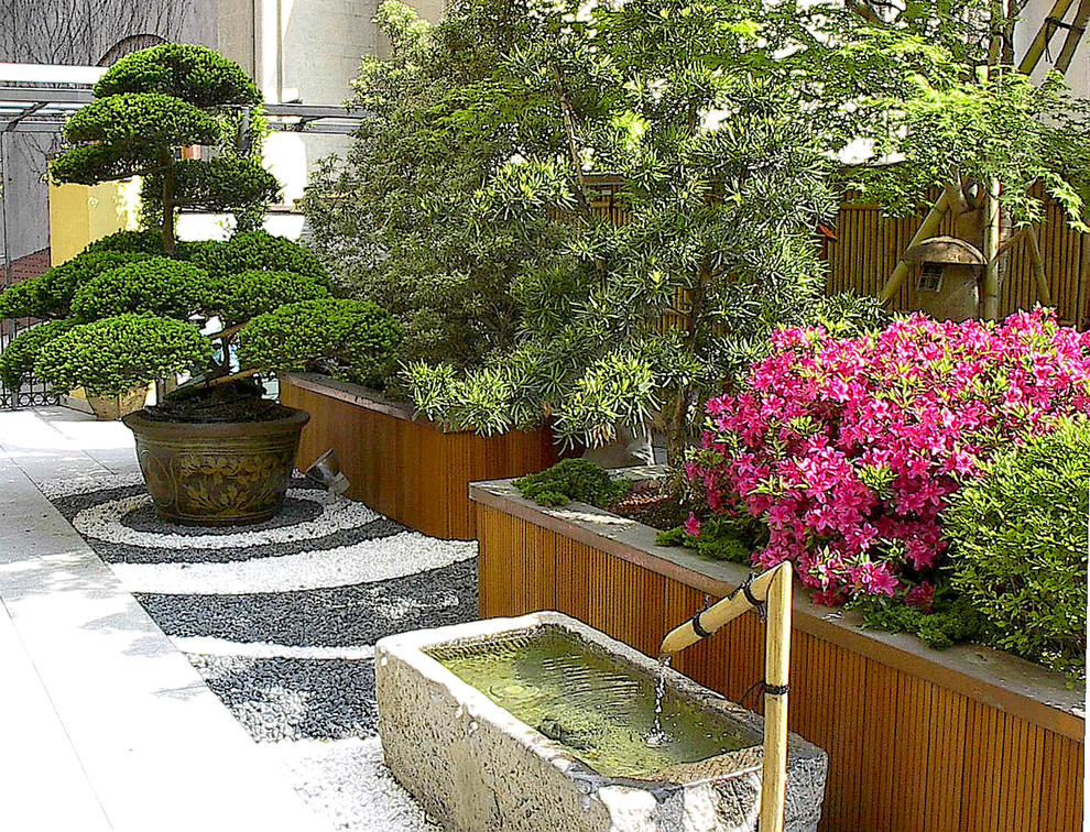Zen home design photo in Milan