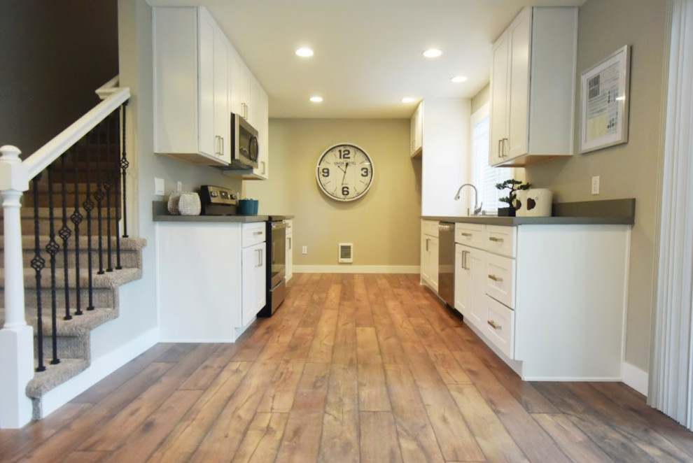Kitchen - transitional kitchen idea in Seattle