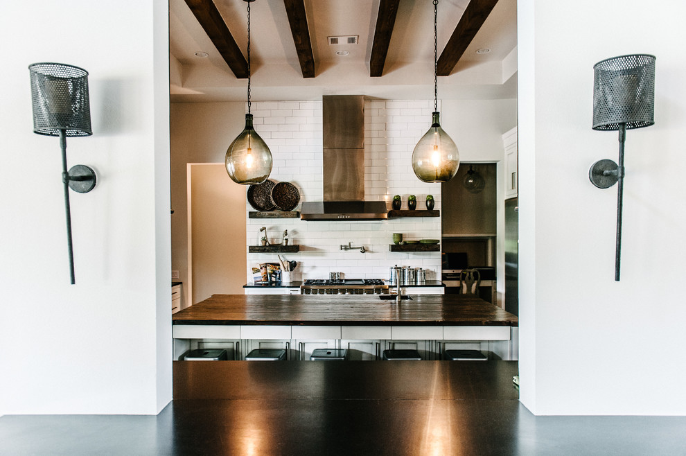 Transitional kitchen photo in Austin