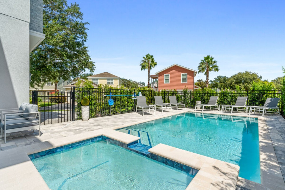 Inspiration for a transitional pool remodel in Orlando