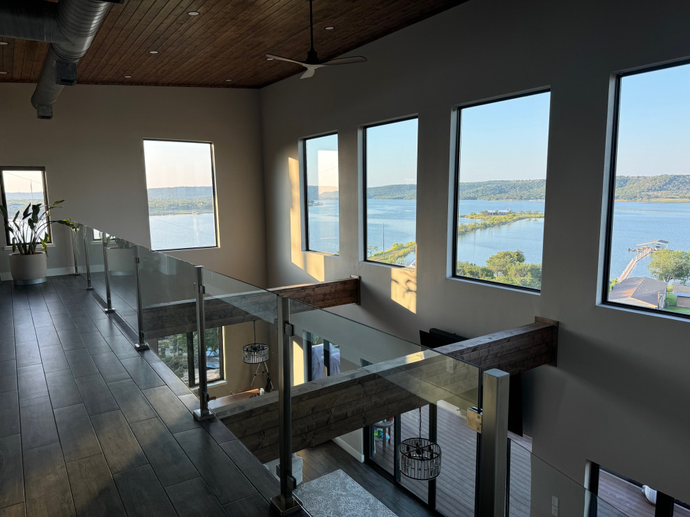 Possum Kingdom Lake house Modern