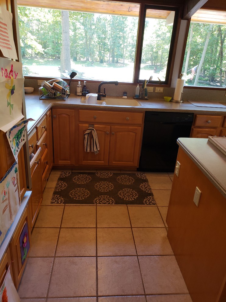 Transitional home design photo in Baltimore