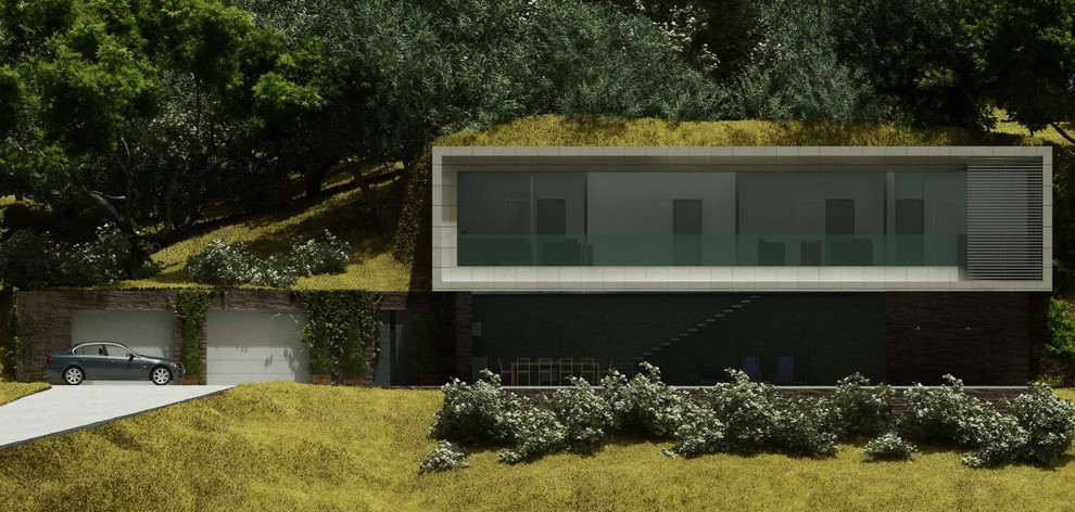 Дом на склоне