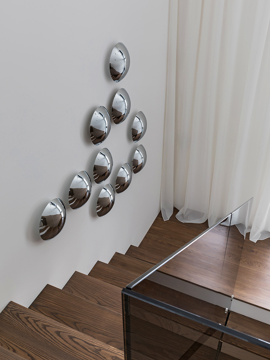 Нескучная монохромность. Дом в ЖК «Пирс» в Минске