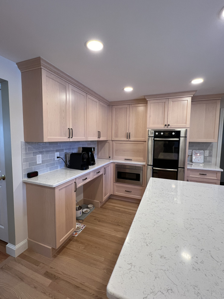 6612 - Bianco Breeze: Transforming with Quartz & Maple
