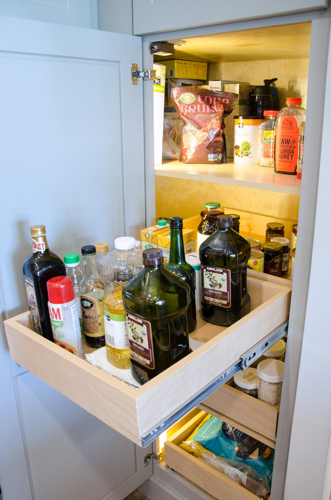 Inspiration for a transitional kitchen remodel in Miami