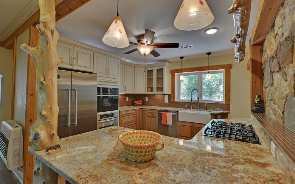 Inspiration for a craftsman kitchen remodel in Atlanta