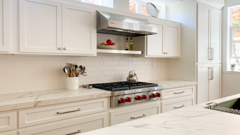 Kitchen Reface and Living Room Remodel