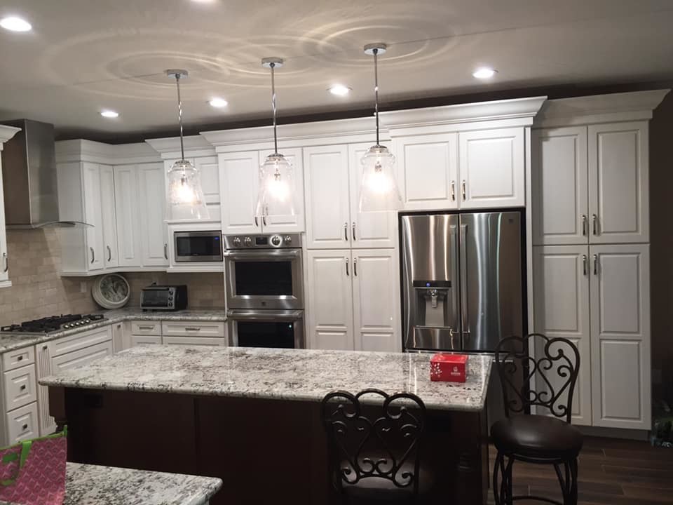 Inspiration for a transitional kitchen remodel in Houston