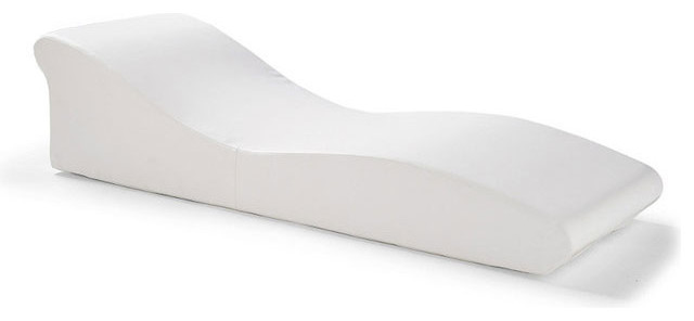 Modern Outdoor Chaise Lounge, White Cushioned
