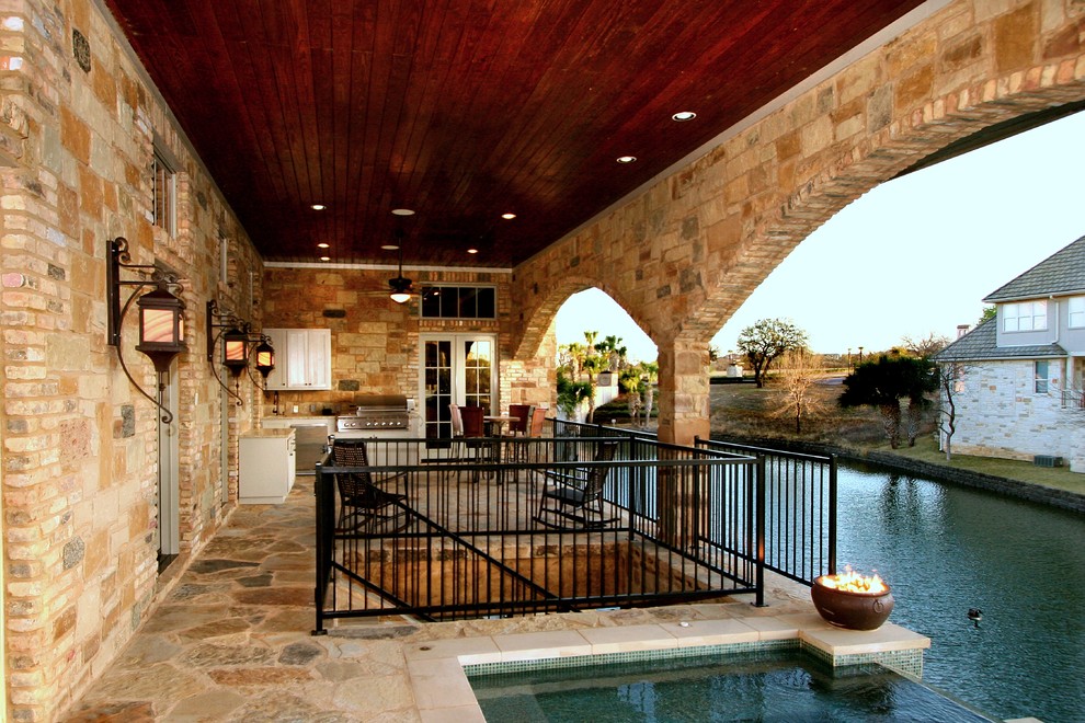 This is an example of a traditional infinity pool in Austin.