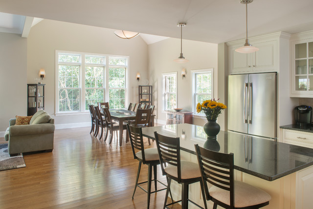 Weston Open Concept traditional-kitchen
