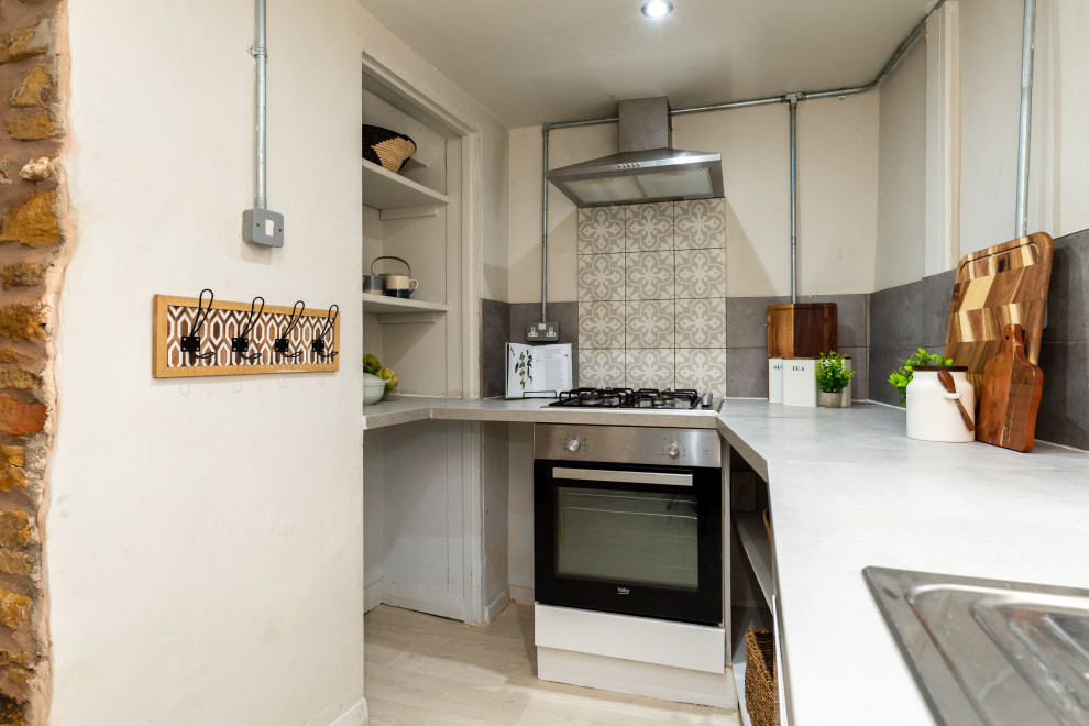 2 Post House - Stage to Sell