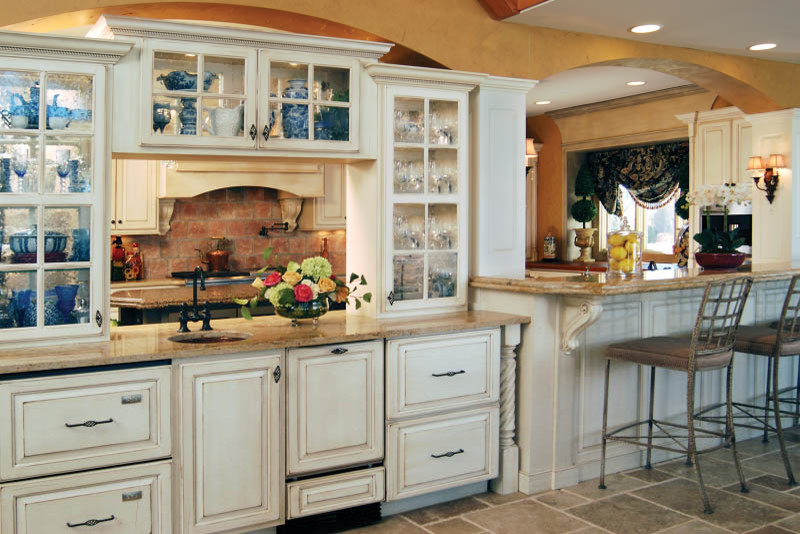 Example of a transitional kitchen design in Indianapolis