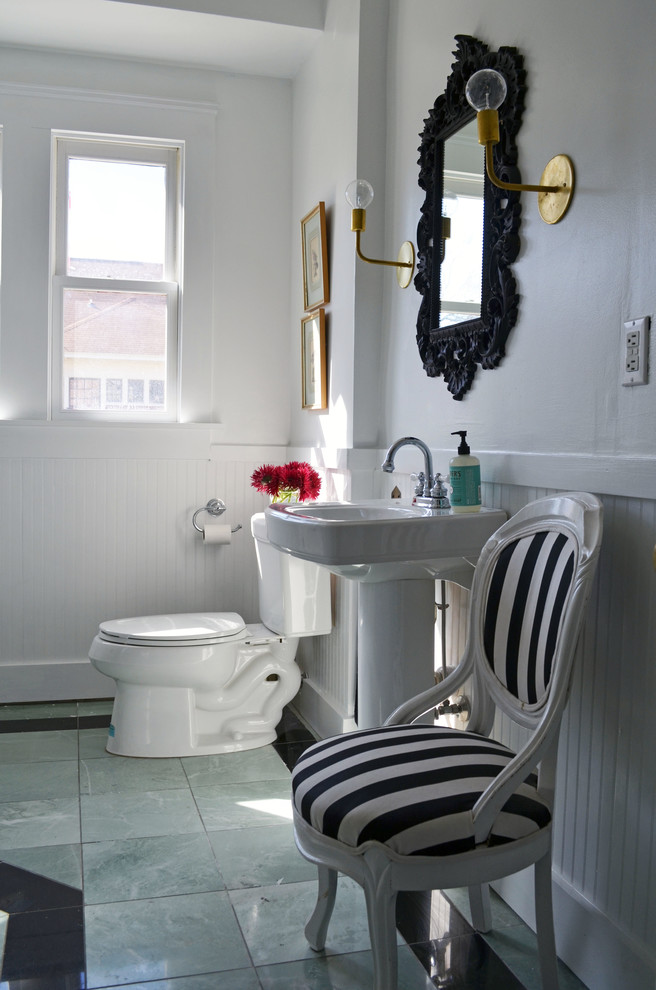 Inspiration for a traditional bathroom in Dallas with a pedestal sink.