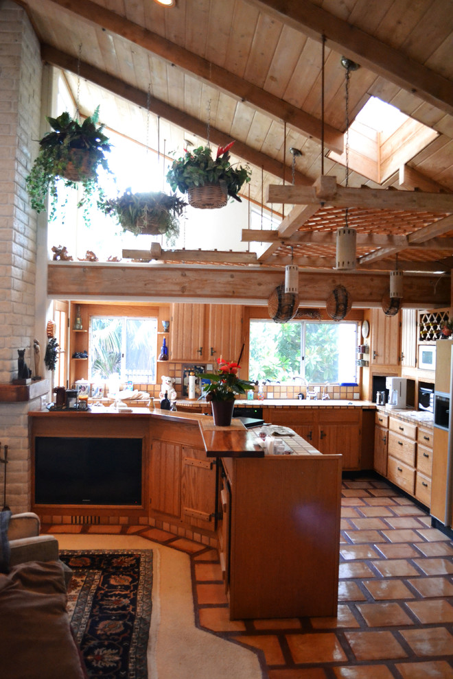 Design ideas for a tropical kitchen in San Diego.