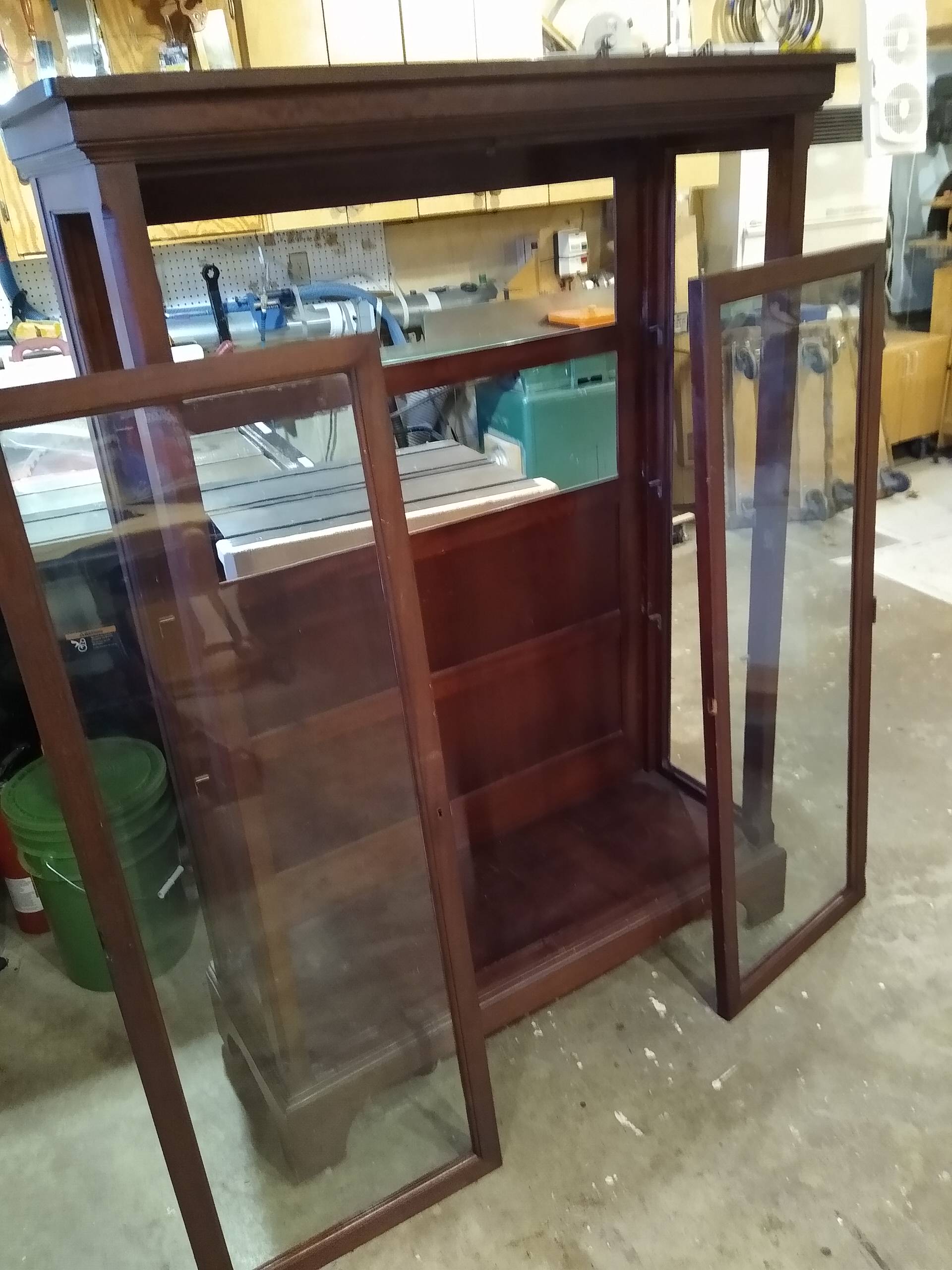 BEFORE RESTORATION - Anitnozzi  Mahogany China Cabinet