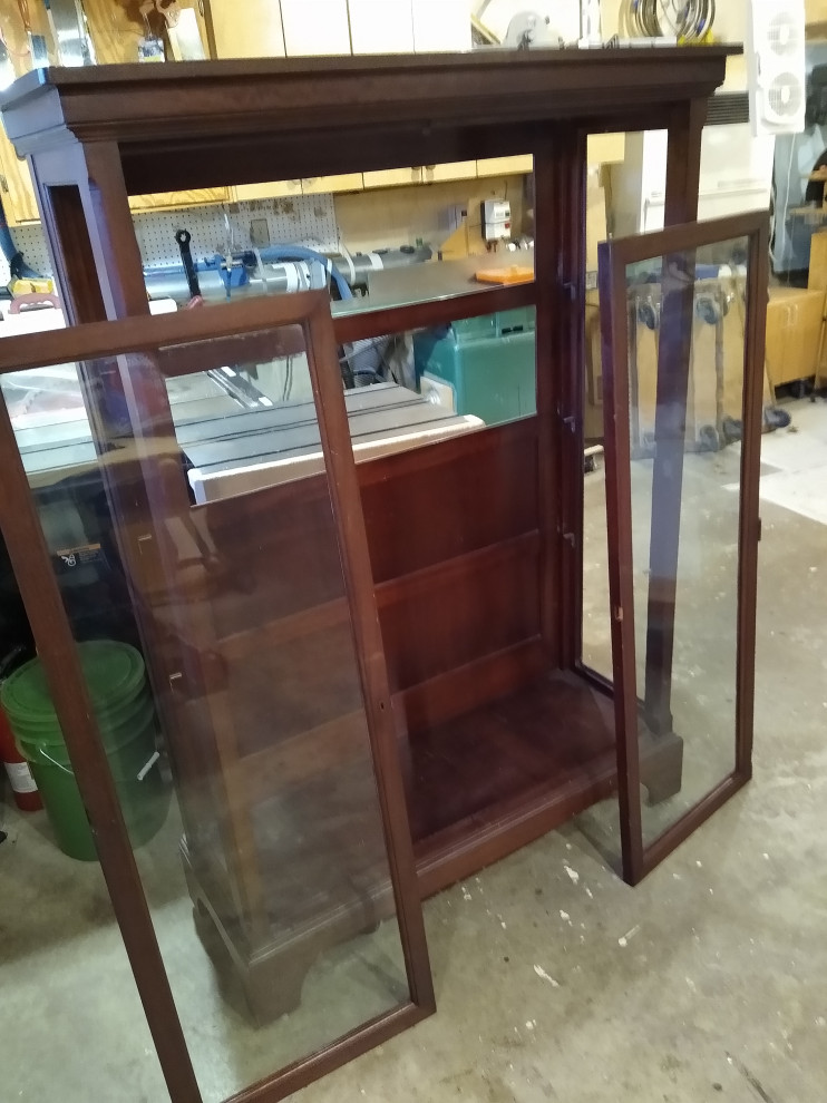 BEFORE RESTORATION - Anitnozzi  Mahogany China Cabinet