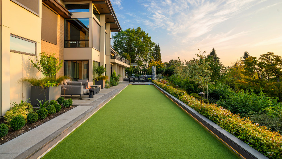 Photo of a modern patio in Seattle.